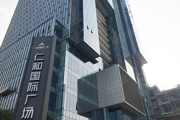 仁和春天广场，城市中的绿色生态与商业融合典范