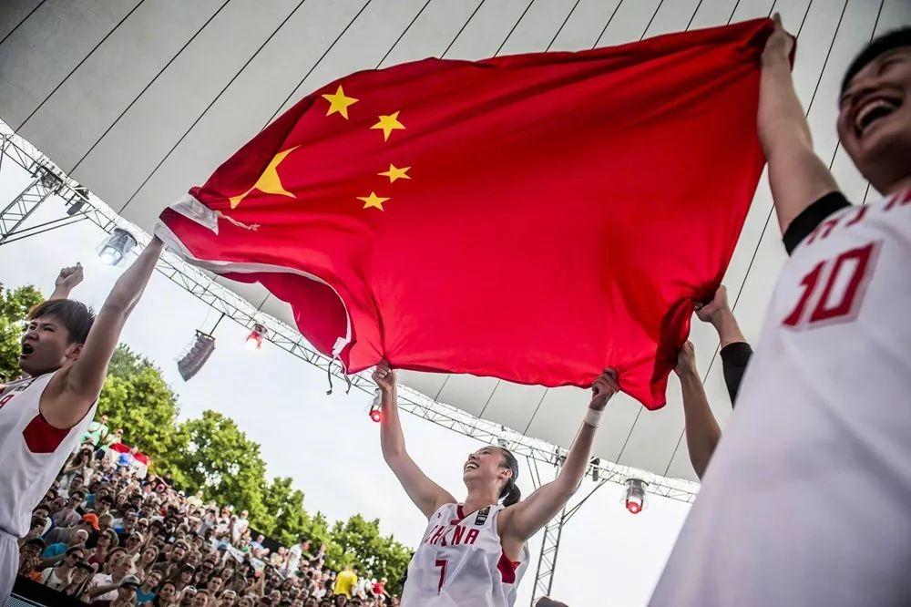 今晚聚焦，中国女篮决赛直播，巾帼不让须眉的荣耀之战
