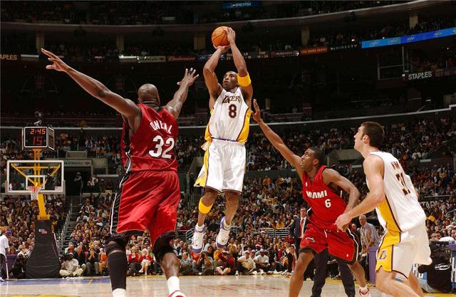 揭秘NBA巨星，三球是谁？
