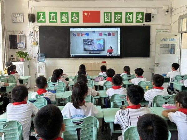 现场直播开学第一课，开启新学期的智慧之门