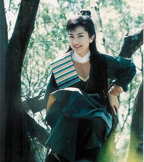 揭秘白小姐四肖精选期的真相，理性看待彩票预测与概率白小姐四肖必选期期准一